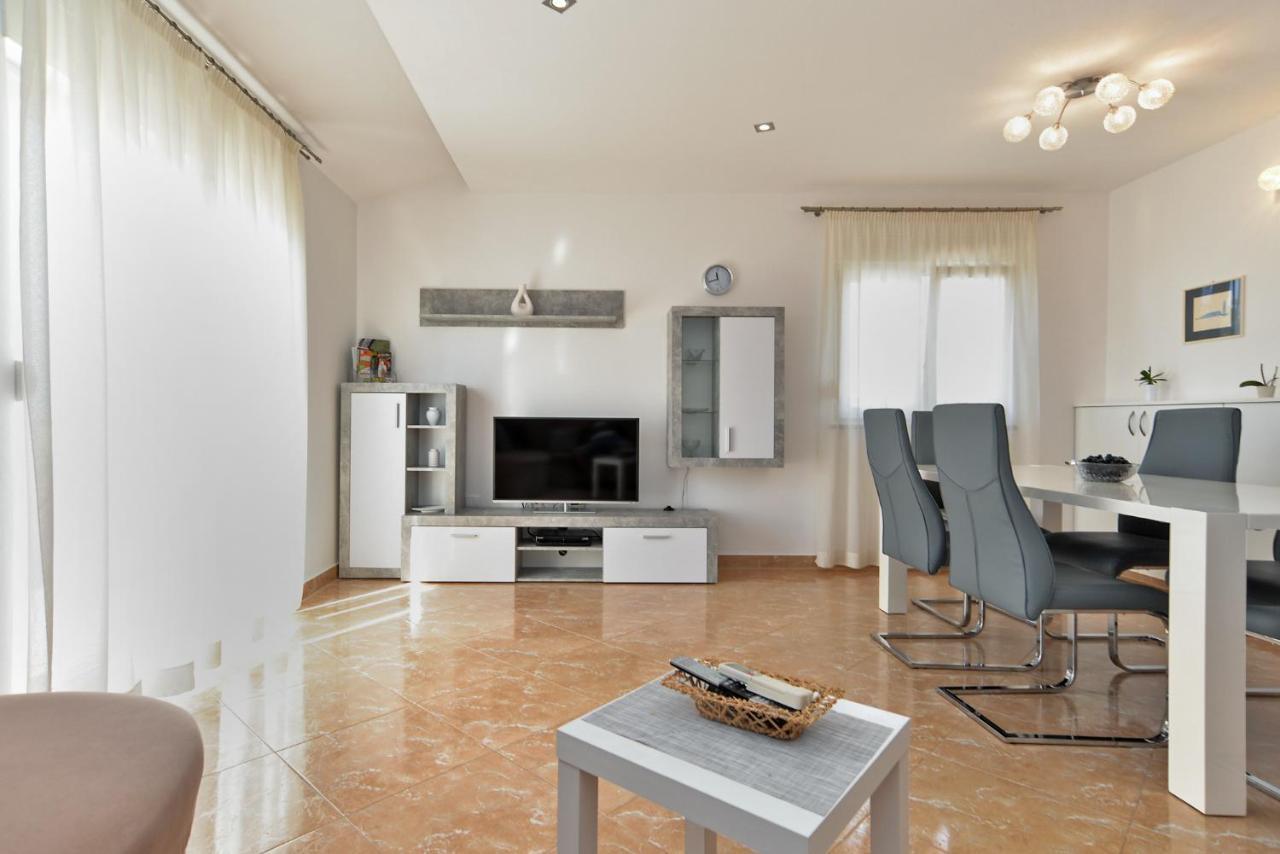 Apartment Patricia 1756 Póla Kültér fotó