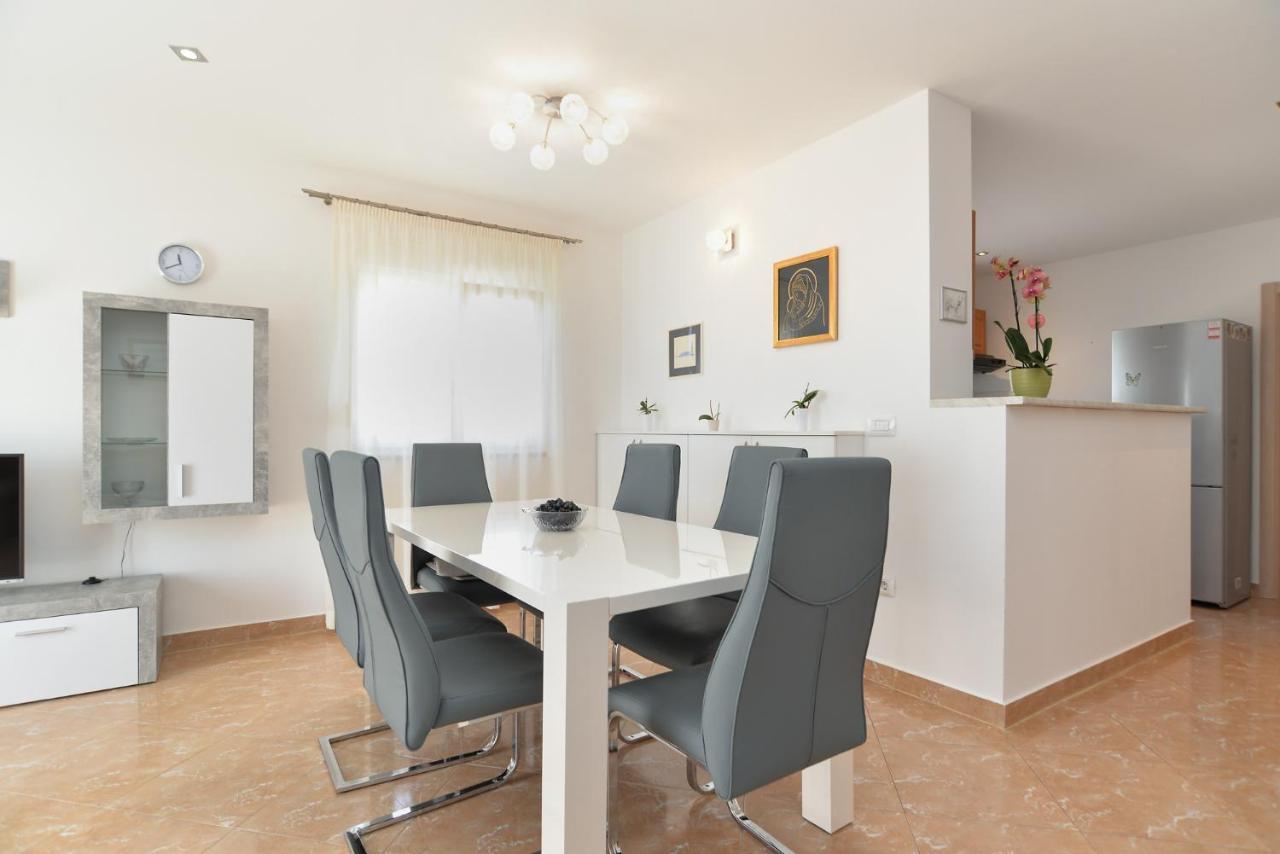 Apartment Patricia 1756 Póla Kültér fotó
