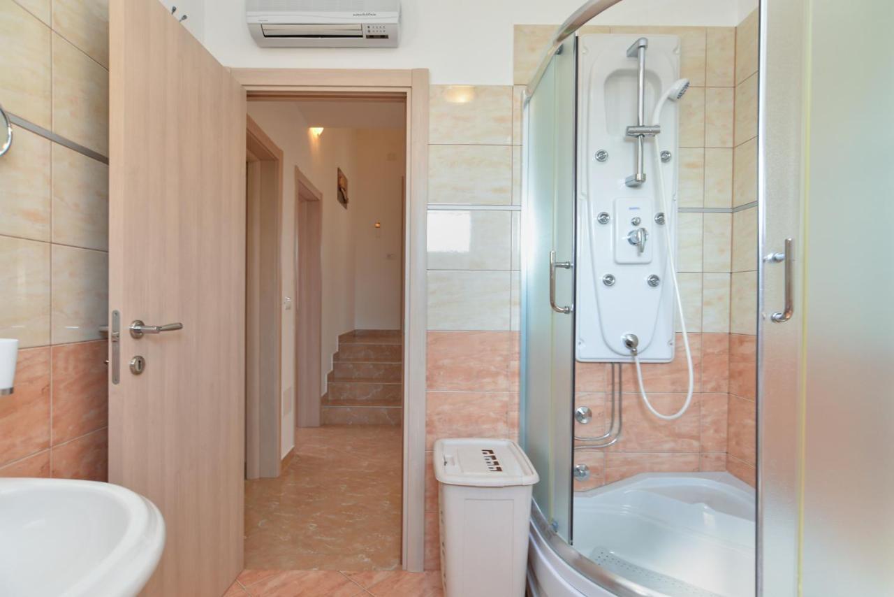 Apartment Patricia 1756 Póla Kültér fotó