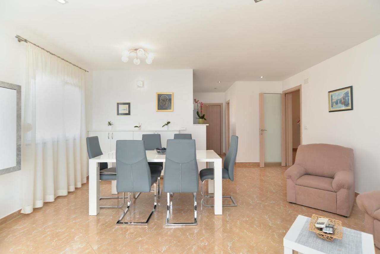 Apartment Patricia 1756 Póla Kültér fotó