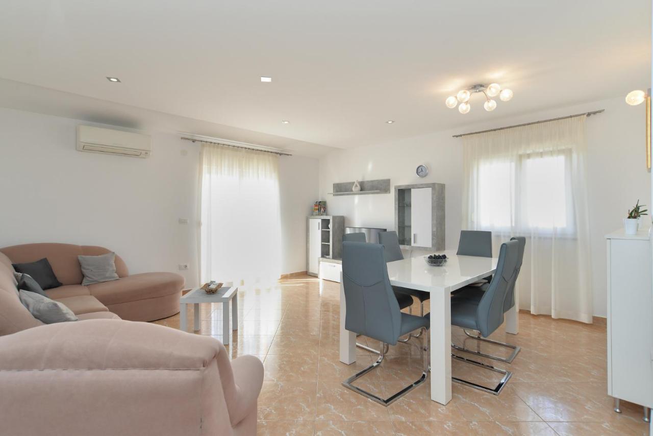 Apartment Patricia 1756 Póla Kültér fotó